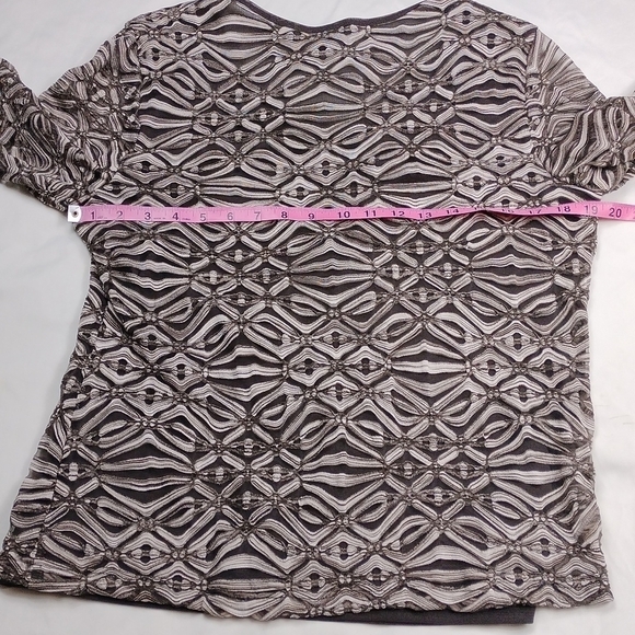 Tribal women's Large sized layered top - Picture 11 of 11